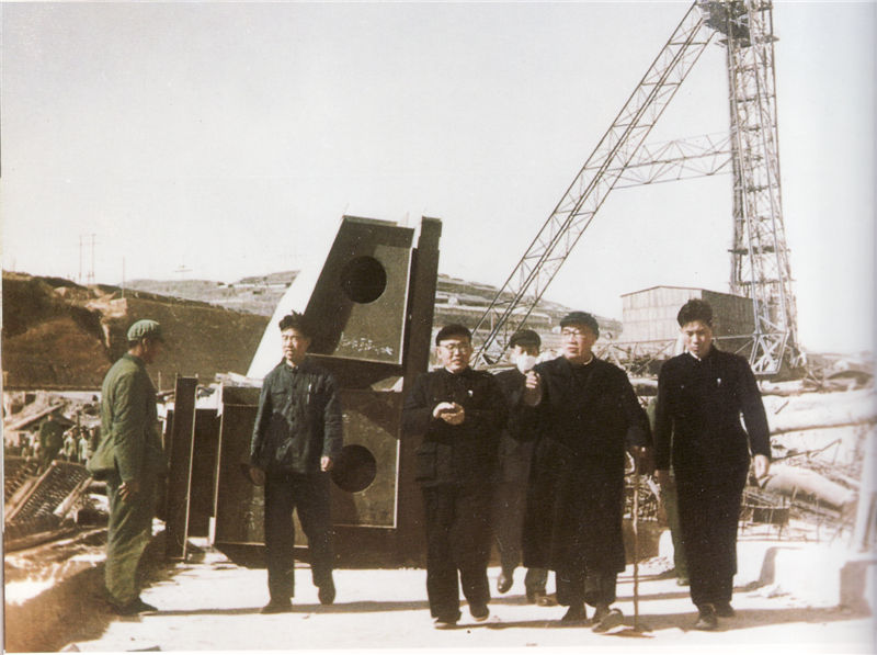 1961年3月27日，全国人大常委会委员长朱德视察黄河三门峡工程